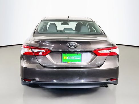Used 2020 Toyota Camry LE image 8