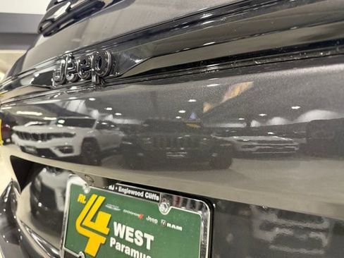 New 2025 Jeep Grand Cherokee Limited image 7