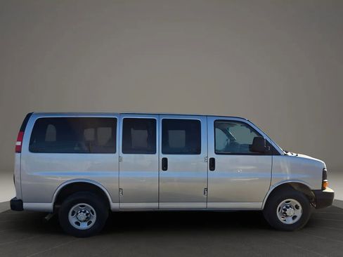 Used 2016 Chevrolet Express 2500 LS image 10