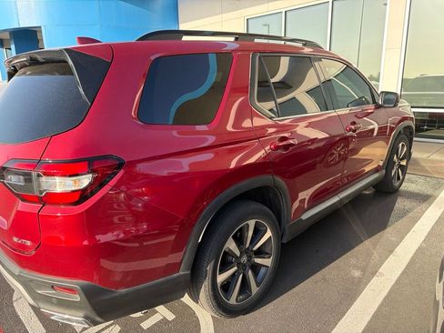 Used 2023 Honda Pilot Elite image 4