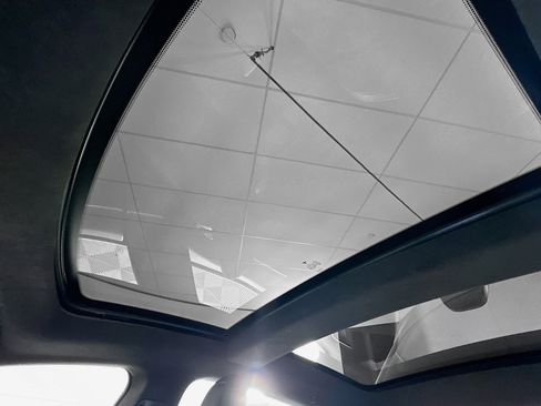 Used 2017 Tesla Model S 75 image 24