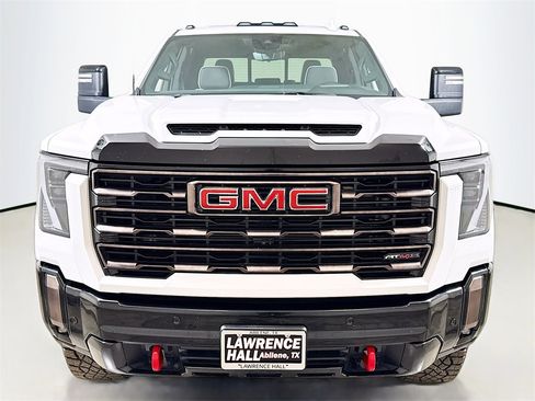 Certified 2024 GMC Sierra 2500 AT4X image 2