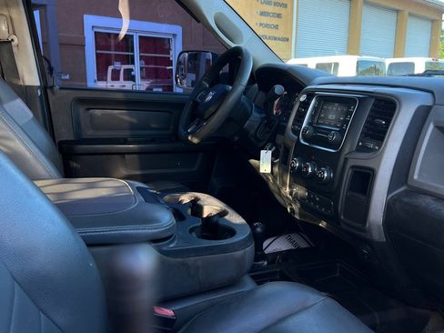 Used 2018 RAM 3500 Tradesman w/ Chrome Appearance Group AWD/4WD image 15