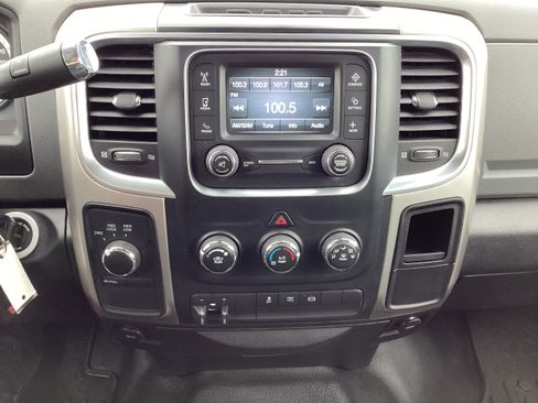 Used 2017 RAM 2500 SLT AWD/4WD image 17