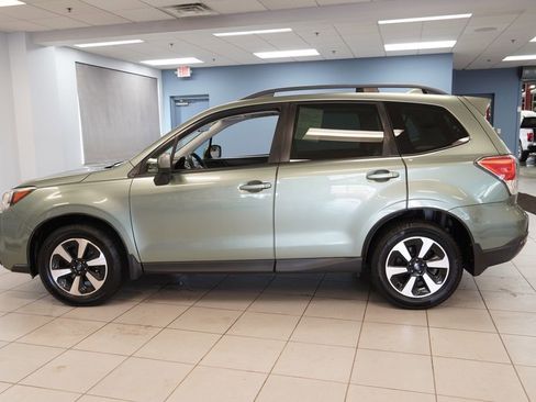 Used 2018 Subaru Forester 2.5i Premium AWD/4WD image 2