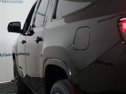 New 2025 Jeep Wagoneer L Series III w/ Quick Order Package 25C Super image 11