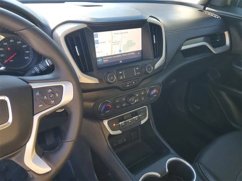Used 2022 GMC Terrain SLT w/ Infotainment Package II image 30