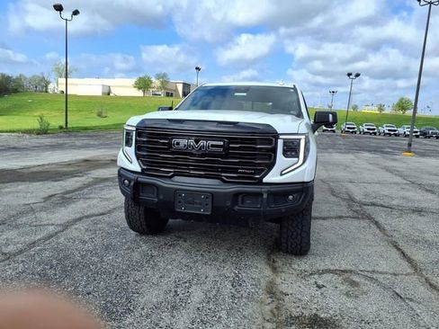 Used 2023 GMC Sierra 1500 AT4X AWD/4WD image 40