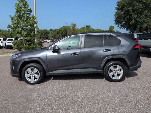 Used 2020 Toyota RAV4 XLE FWD image 3