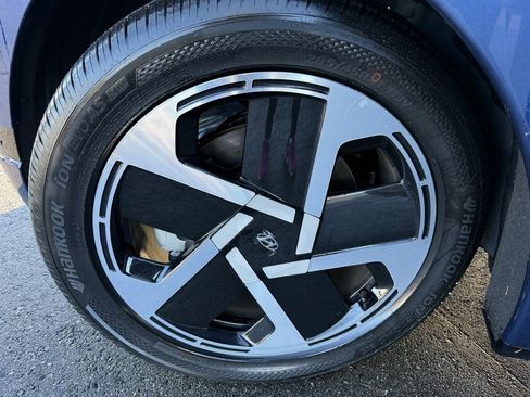 Certified 2026 Hyundai Ioniq 9 Calligraphy image 36