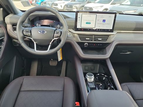 New 2026 Ford Explorer Platinum RWD image 10