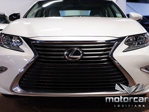 Used 2016 Lexus ES 350 w/ Accessory Package FWD image 10