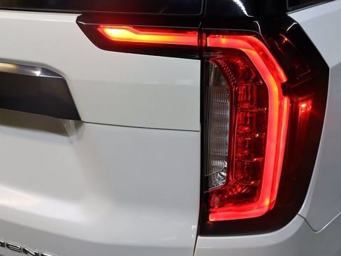 Used 2024 GMC Yukon XL Denali Ultimate AWD/4WD image 23