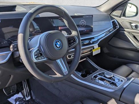 New 2026 BMW X5 xDrive50e w/ M Sport Package image 3