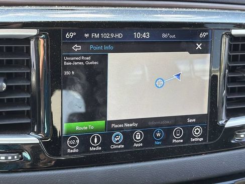 Used 2018 Chrysler Pacifica Touring Plus w/ Tire & Wheel Group FWD image 22
