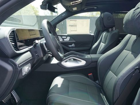 New 2026 Mercedes-Benz GLS 580 4MATIC image 15