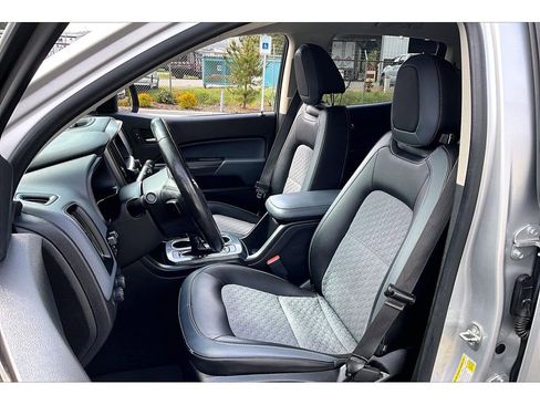 Used 2017 Chevrolet Colorado Z71 AWD/4WD image 24