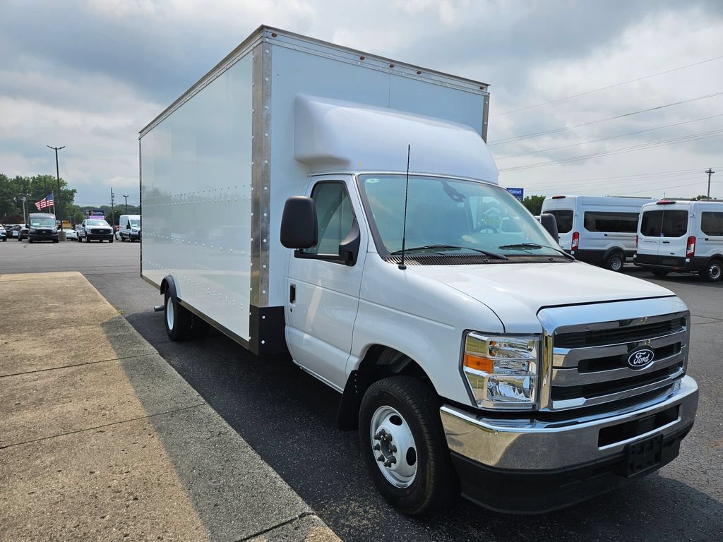 New 2026 Ford E-450 and Econoline 450 Super Duty w/ Shuttle Bus Prep Package RWD image 4