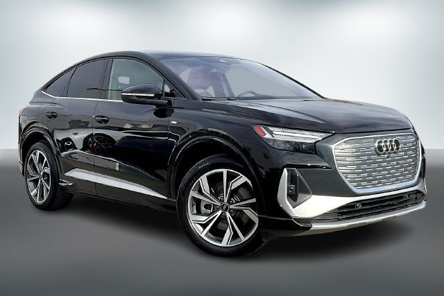 Used 2025 Audi Q4 e-tron Prestige AWD/4WD image 1