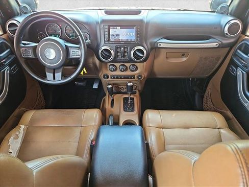 Used 2012 Jeep Wrangler Unlimited Rubicon w/ Dual Top Group AWD/4WD image 17