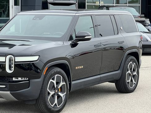 Used 2024 Rivian R1S Adventure AWD/4WD image 12