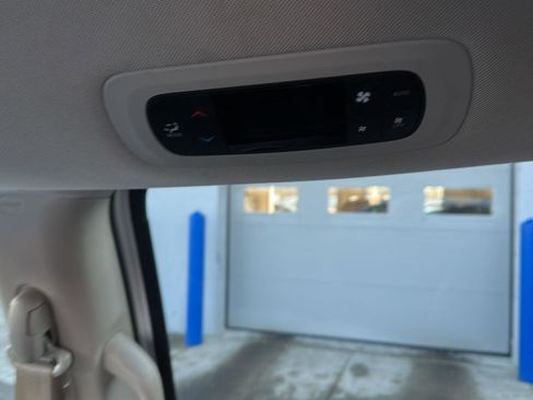 Used 2022 Chrysler Pacifica Touring-L image 20