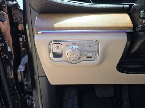 Certified 2024 Mercedes-Benz GLE 450e 4MATIC image 35