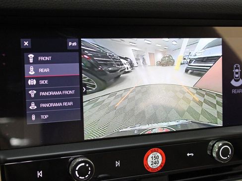 Used 2025 Porsche Macan image 26