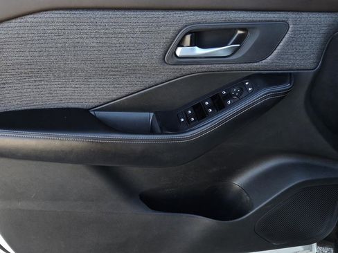 Certified 2023 Nissan Rogue SV image 16