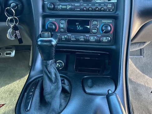 Used 1998 Chevrolet Corvette Coupe w/ Memory Pkg RWD image 16