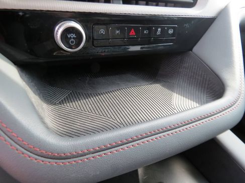 Used 2025 Ford Explorer Active RWD image 24