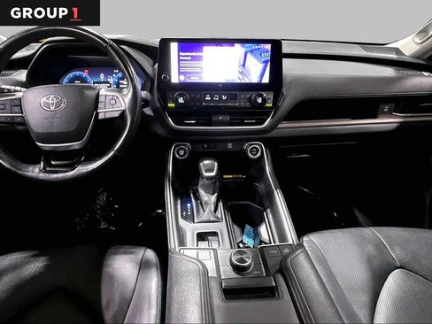 Certified 2024 Toyota Grand Highlander AWD image 16