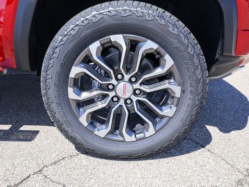 New 2026 GMC Canyon Denali image 32