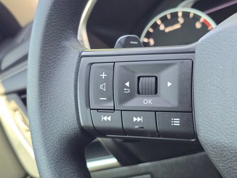 Used 2025 Nissan Rogue S AWD/4WD image 21