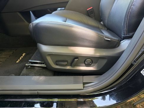 Used 2023 Nissan Rogue SV AWD/4WD image 15