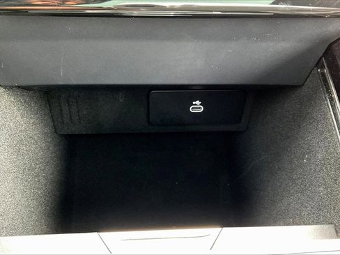 Used 2025 Land Rover Range Rover Sport Dynamic SE image 15