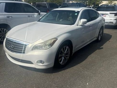 Used 2011 INFINITI M37 w/ Premium Pkg RWD image 3