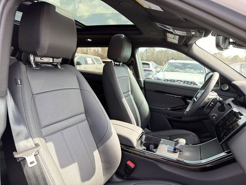Used 2025 Land Rover Range Rover Evoque Dynamic SE image 16