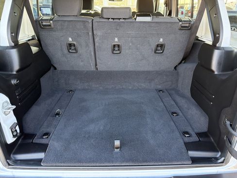 Used 2025 Jeep Wrangler Rubicon w/ Convenience Group image 19