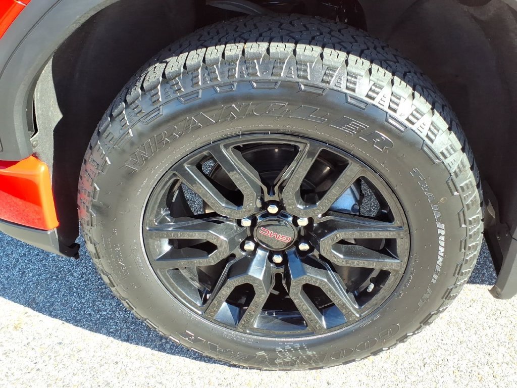 Certified 2024 GMC Sierra 1500 Elevation AWD/4WD image 9