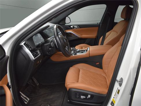 Used 2023 BMW X6 M50i w/ Executive Package image 8