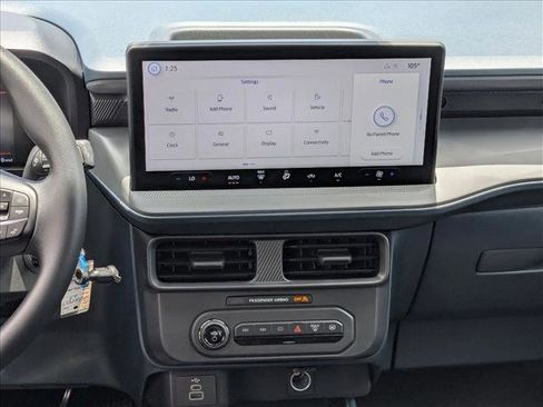 New 2025 Ford Maverick XL image 11