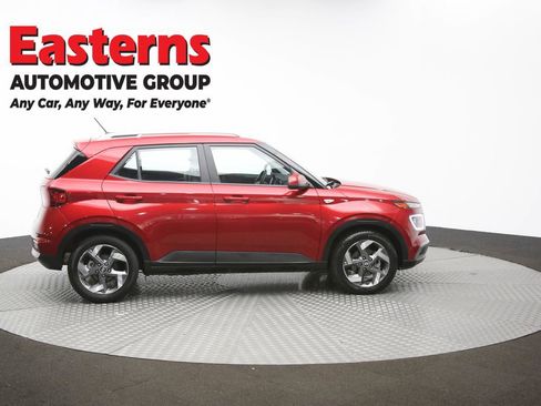 Used 2025 Hyundai Venue Limited image 44