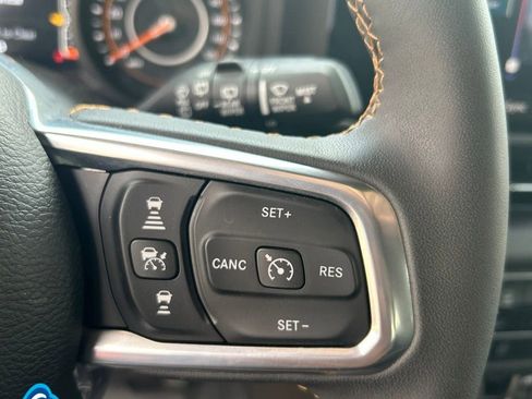 Used 2024 Jeep Wrangler Unlimited Sahara AWD/4WD image 18