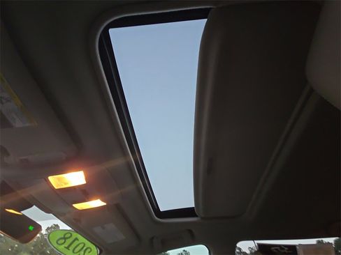 Used 2018 Toyota RAV4 Limited image 16