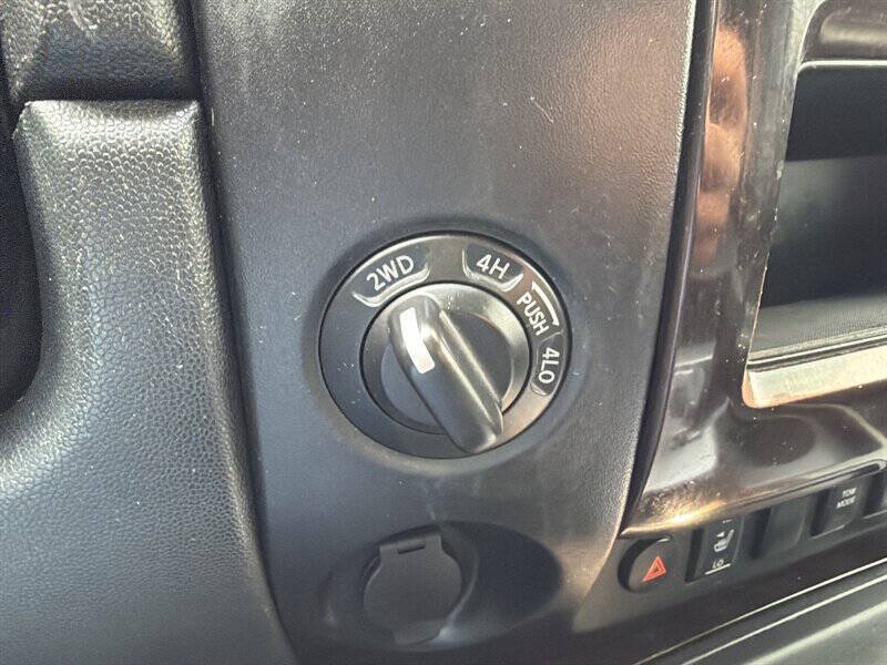 Used 2013 Nissan Titan S AWD/4WD image 24