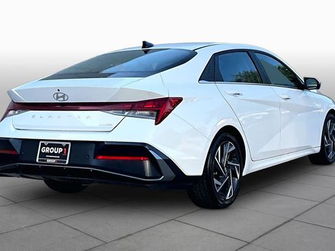 Used 2024 Hyundai Elantra Limited FWD image 13
