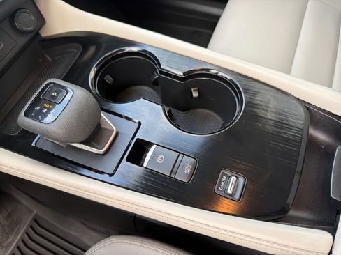 Used 2023 Nissan Rogue SL w/ SL Premium Package image 39