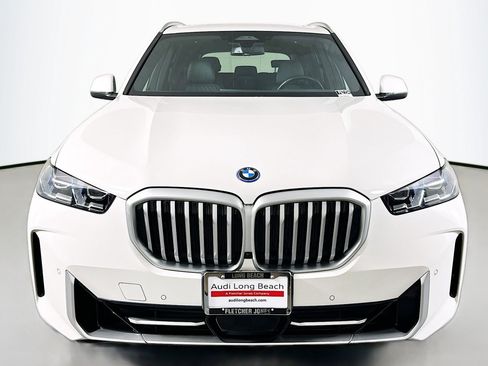 Used 2025 BMW X5 xDrive50e AWD/4WD image 2