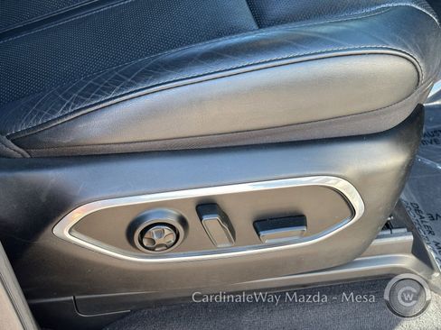 Used 2023 Jeep Wagoneer L Series II image 13